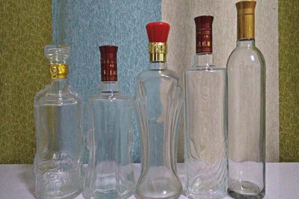 玻璃瓶廠家在生產過程中怎樣保質保量？